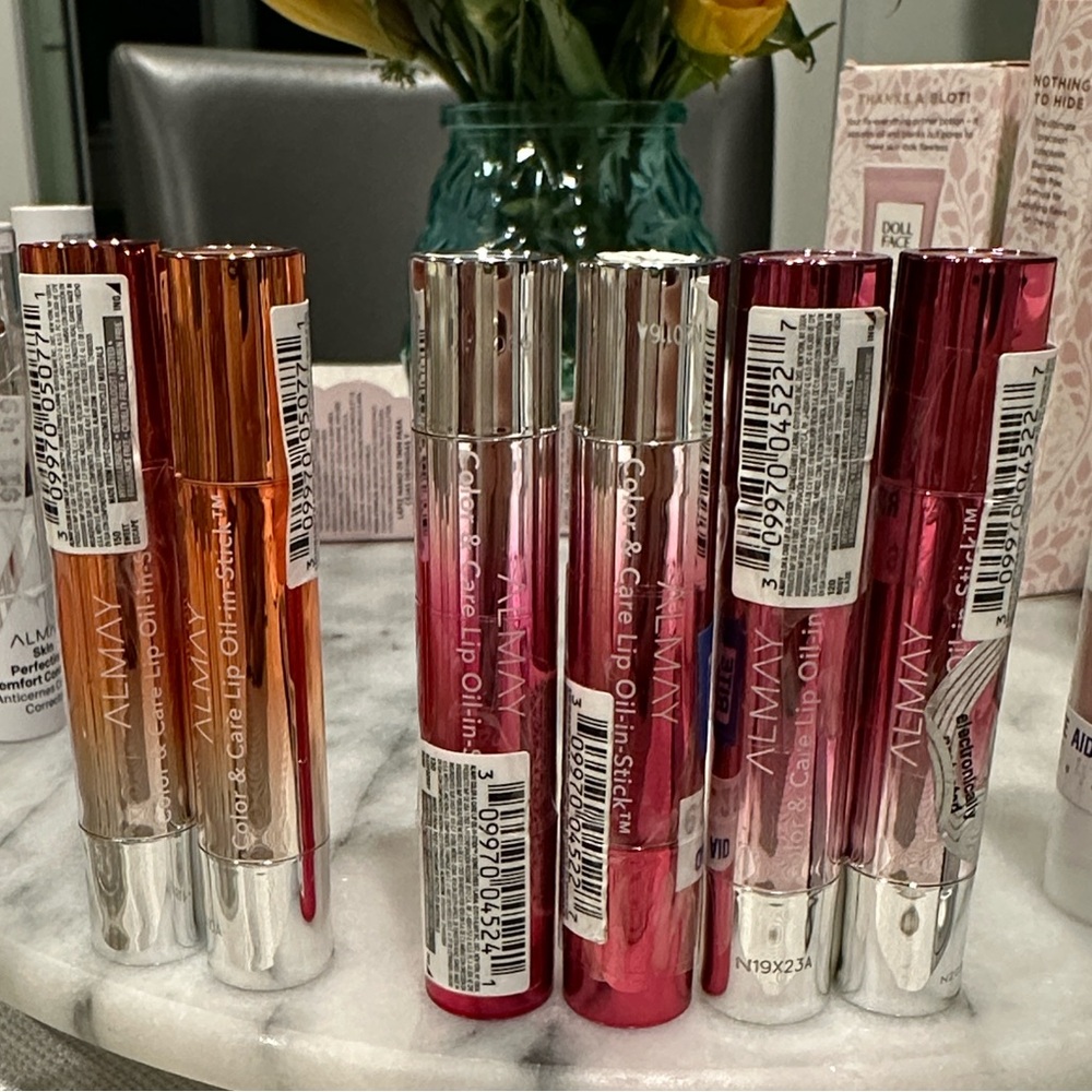 Almay Lip Oil-in-Stick Collection - Red, Pink 👄#120
And #150